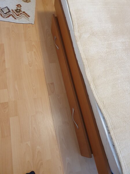 Dormitor complet: Dressing mare pe colt + Pat 140x200 cu sertar + Polite
